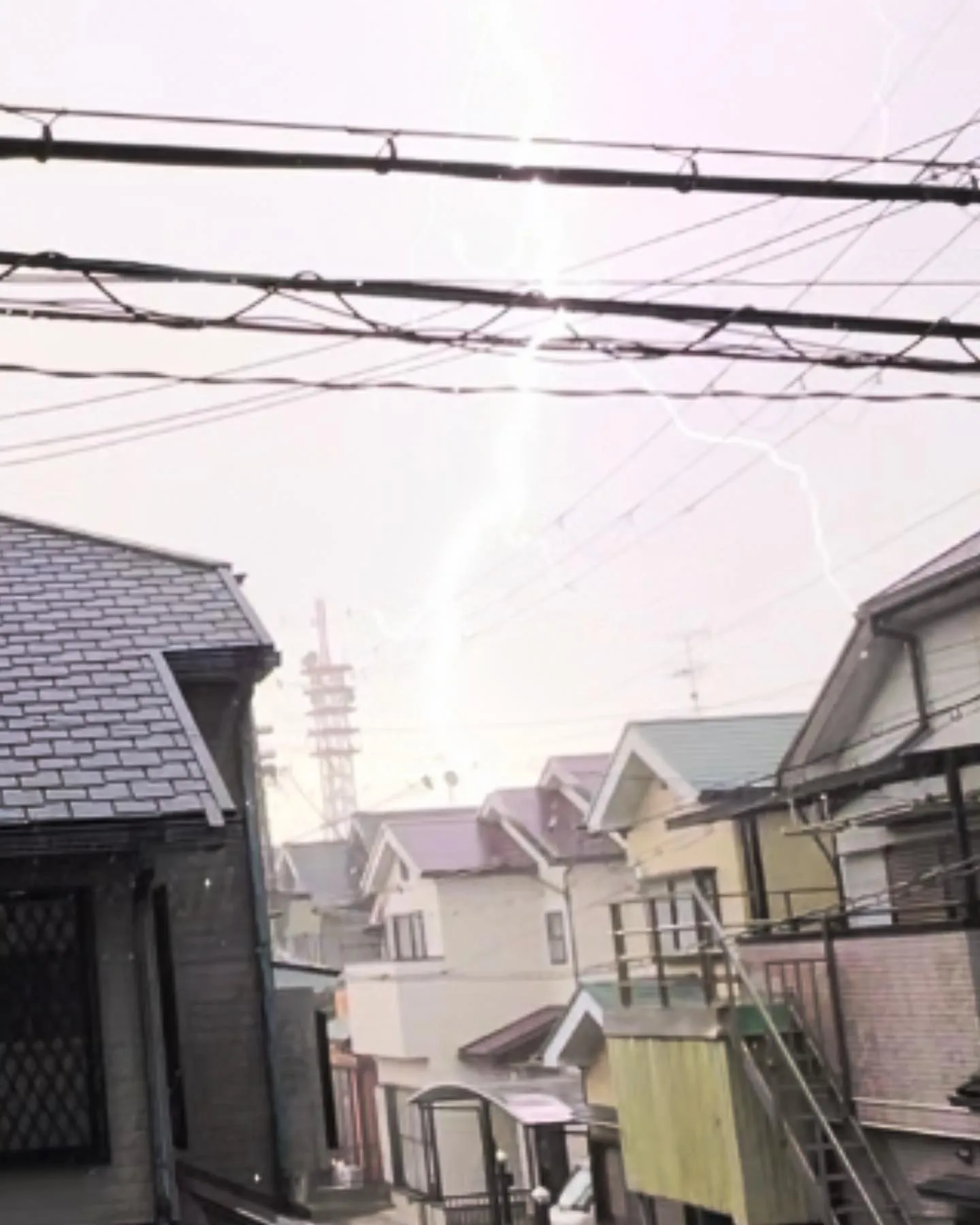 岸和田で凄い雨と雷でした。